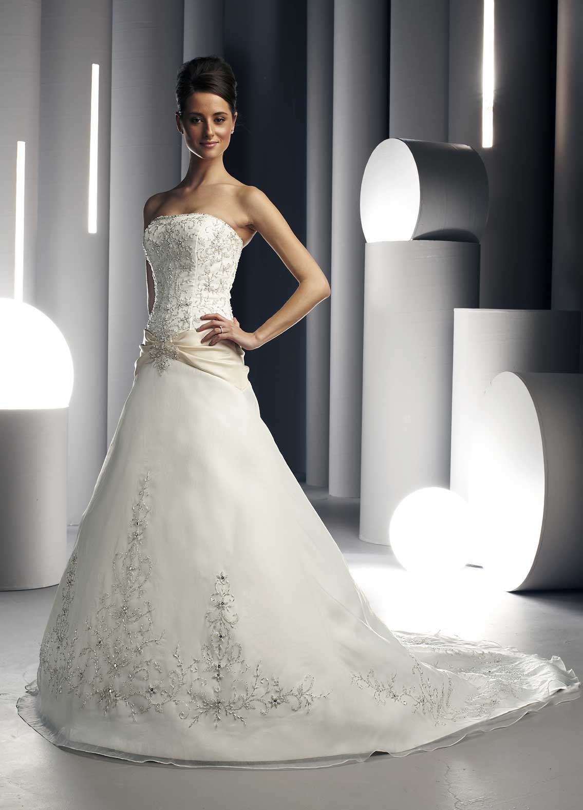 Wedding dresses under 2024 300 near me